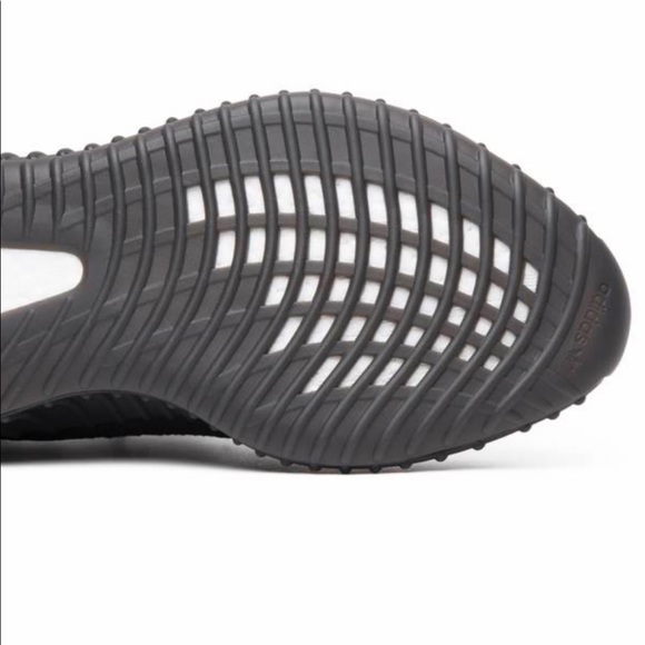 Yeezy boost 350 V2 main image 4